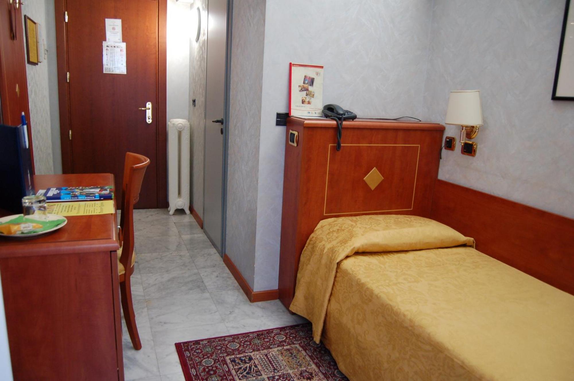 Hotel Chelsea Torino Esterno foto