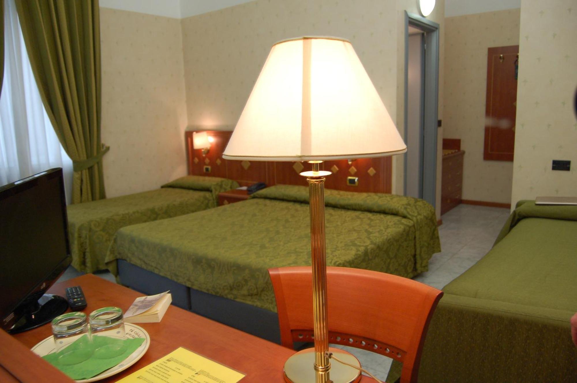 Hotel Chelsea Torino Esterno foto