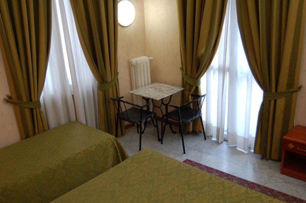 Hotel Chelsea Torino Camera foto